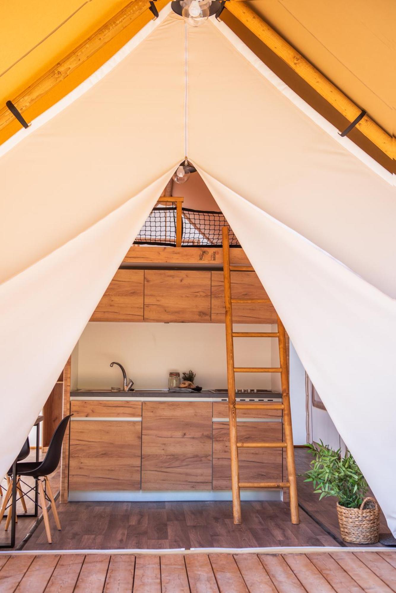 Готель Forrest Glamping Банська Штявниця Екстер'єр фото