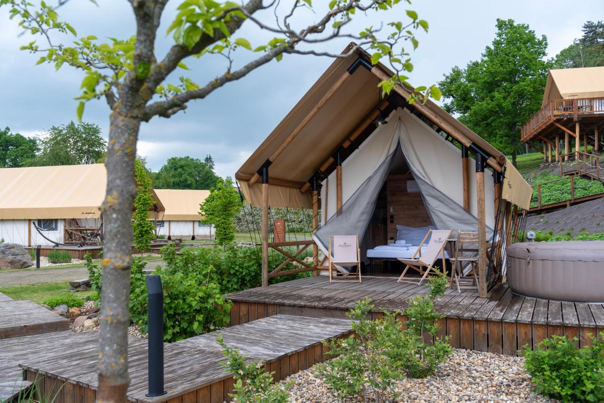 Готель Forrest Glamping Банська Штявниця Екстер'єр фото