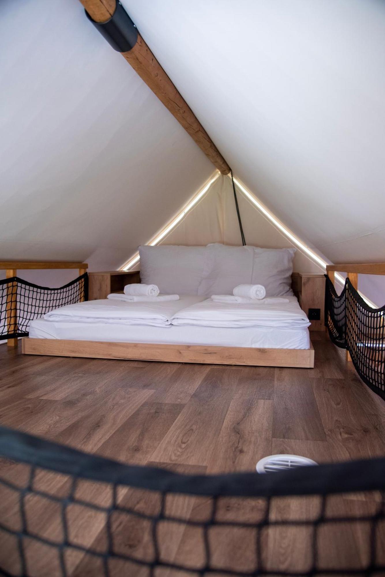 Готель Forrest Glamping Банська Штявниця Екстер'єр фото
