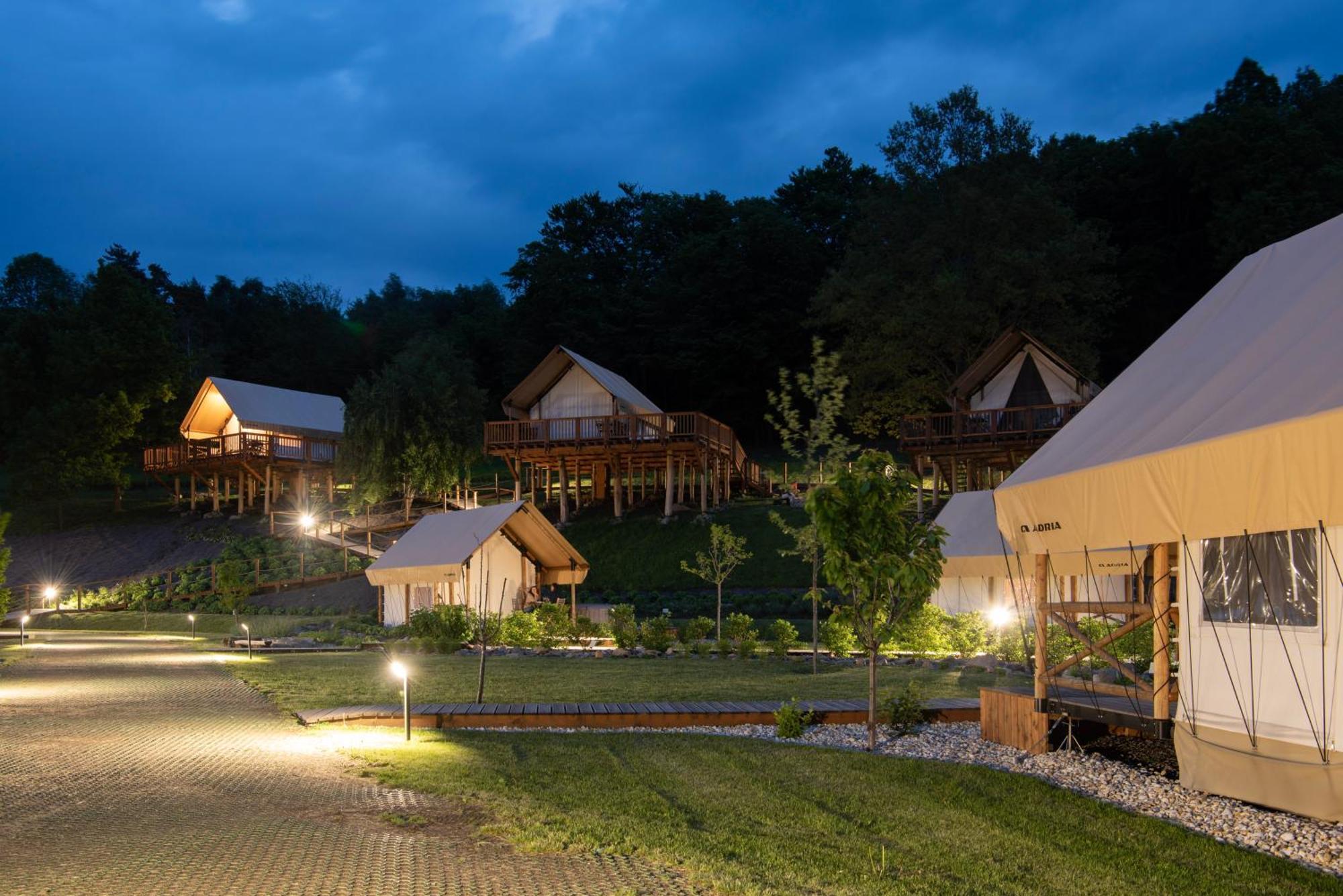 Готель Forrest Glamping Банська Штявниця Екстер'єр фото
