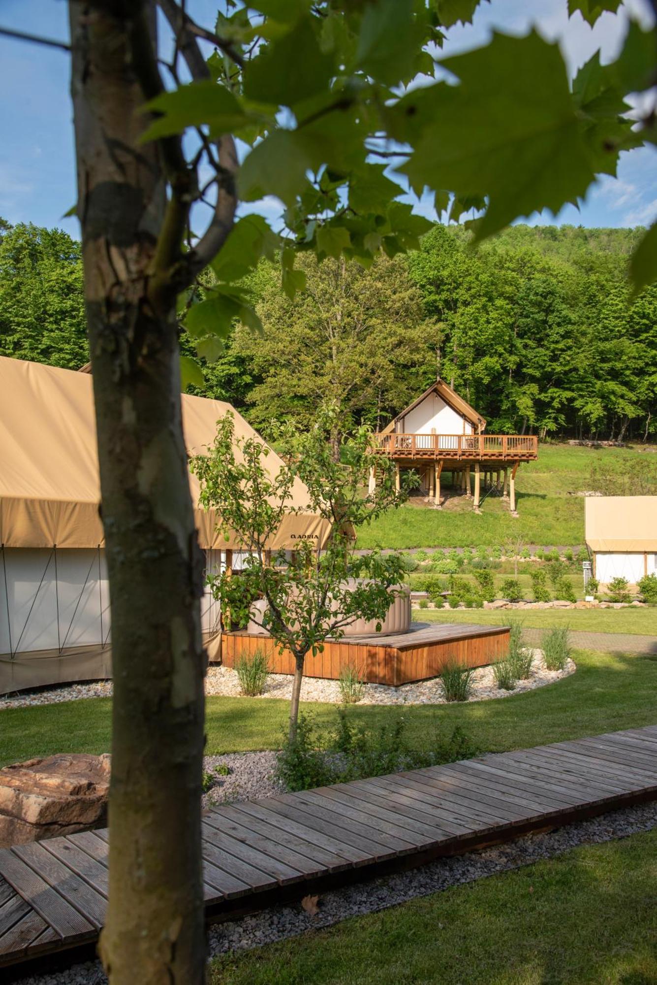 Готель Forrest Glamping Банська Штявниця Екстер'єр фото